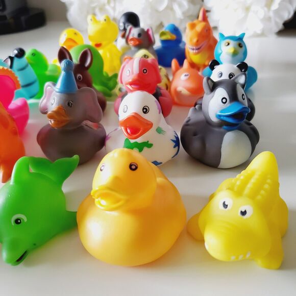 Duck and Assorted Figurines Bundle 26 pcs GUC - Picture 3 of 16